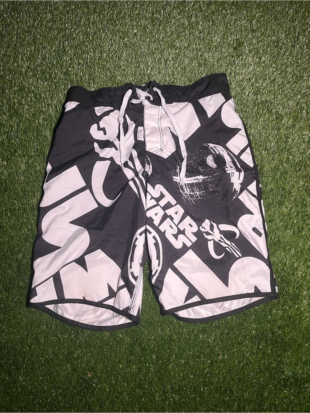 Star Wars Men’s Small Black & White Graphic Swim Trunks